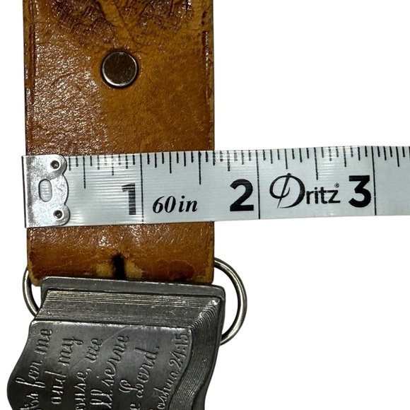 Siskiyou Bible Belt Buckle on Vintage 1984 Hand Tooled Leather Belt - Picture 9 of 10